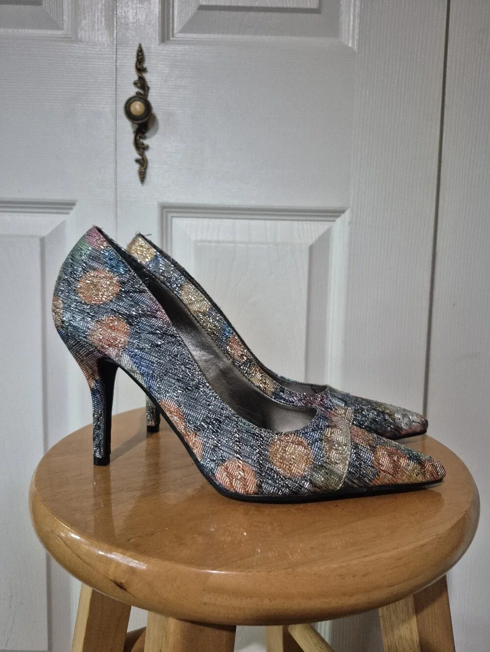 J Renee Pointed Toe Pumps size 8 M snake metallic pastel colors with studs